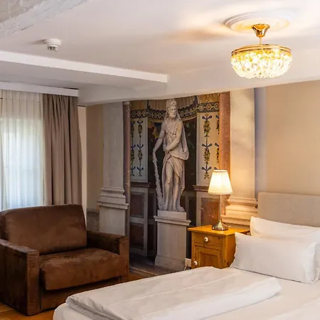 Hotel Boutiquehotel Amadeus 4*