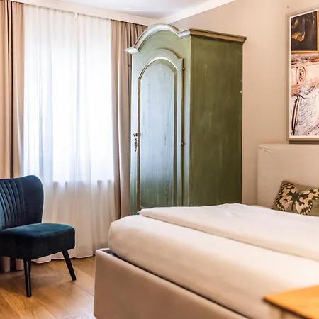Hotel Boutiquehotel Amadeus 4*