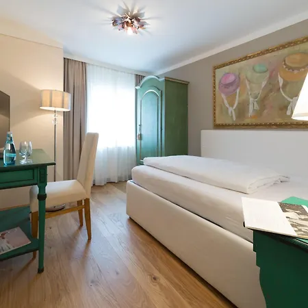 Boutiquehotel Amadeus Otel